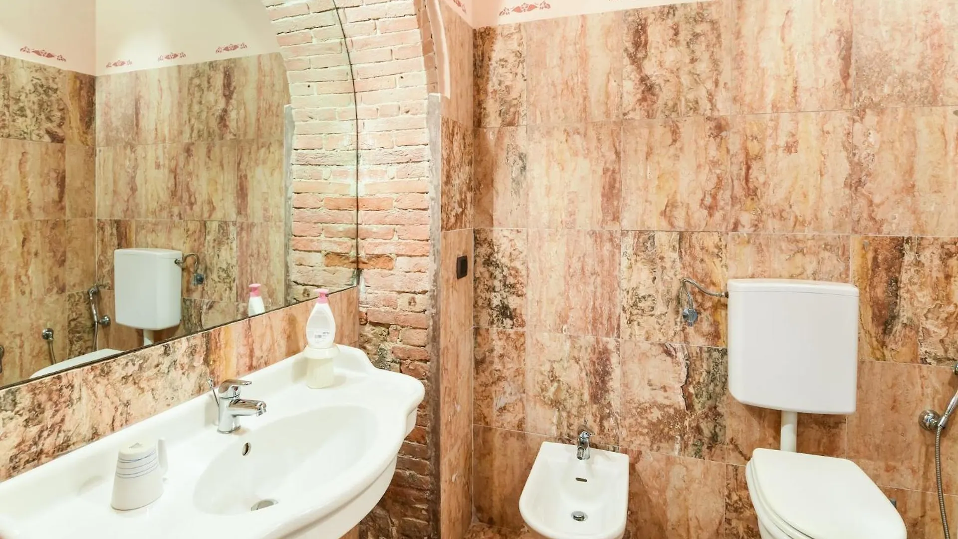 Comfortable Apartment With Stunning Views Near Hot Springs