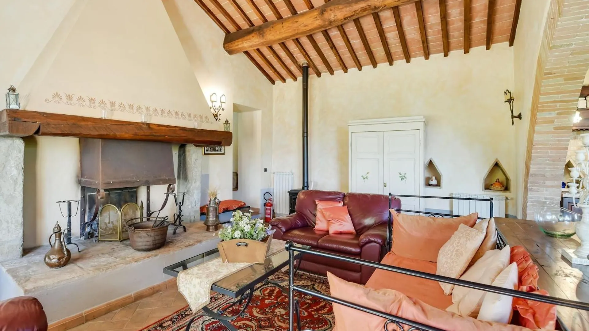 Comfortable Apartment With Stunning Views Near Hot Springs Holiday home