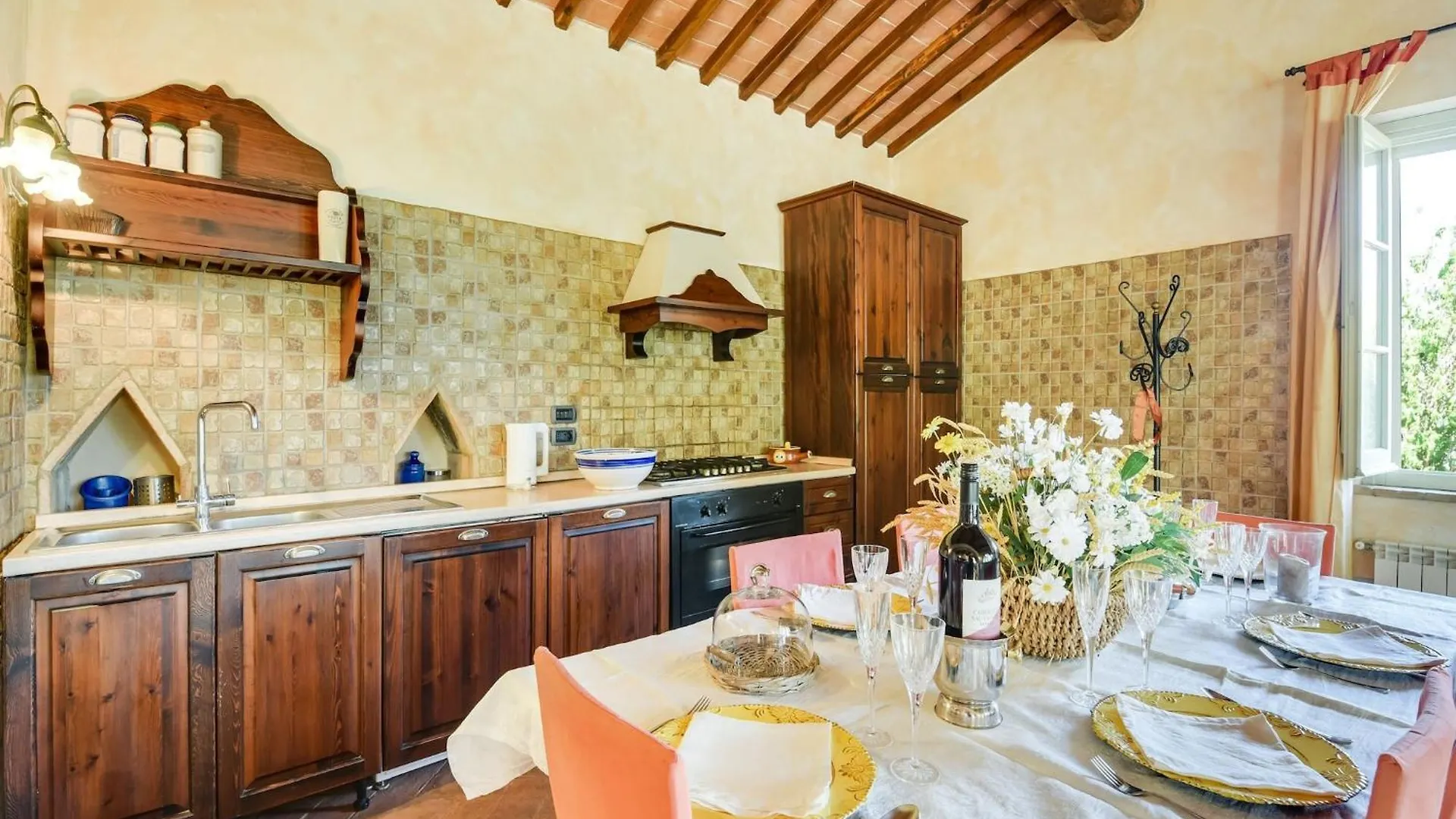 Comfortable Apartment With Stunning Views Near Hot Springs Holiday home