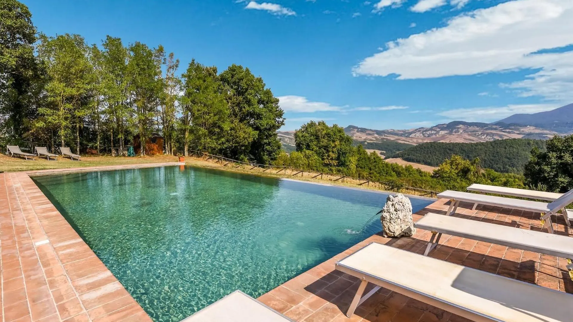 Comfortable Apartment With Stunning Views Near Hot Springs