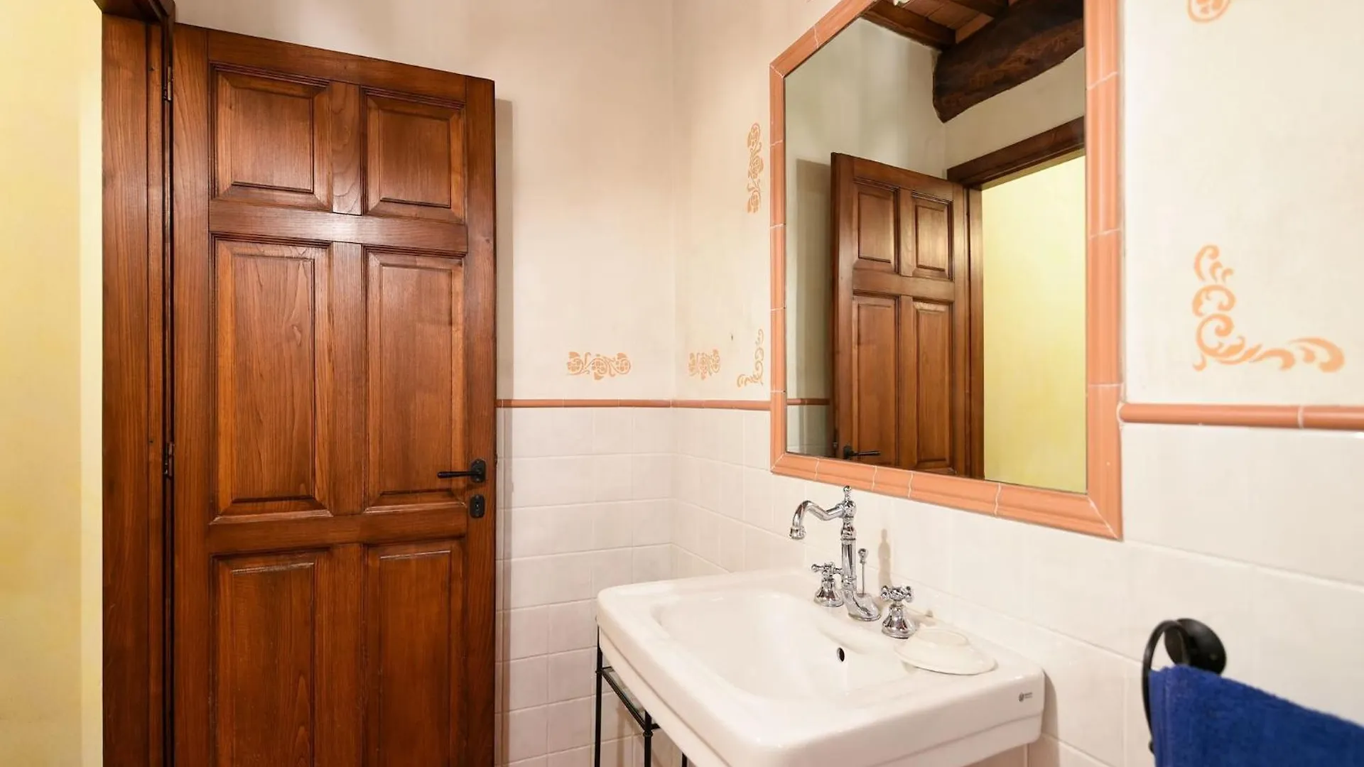 Holiday home Comfortable Apartment With Stunning Views Near Hot Springs