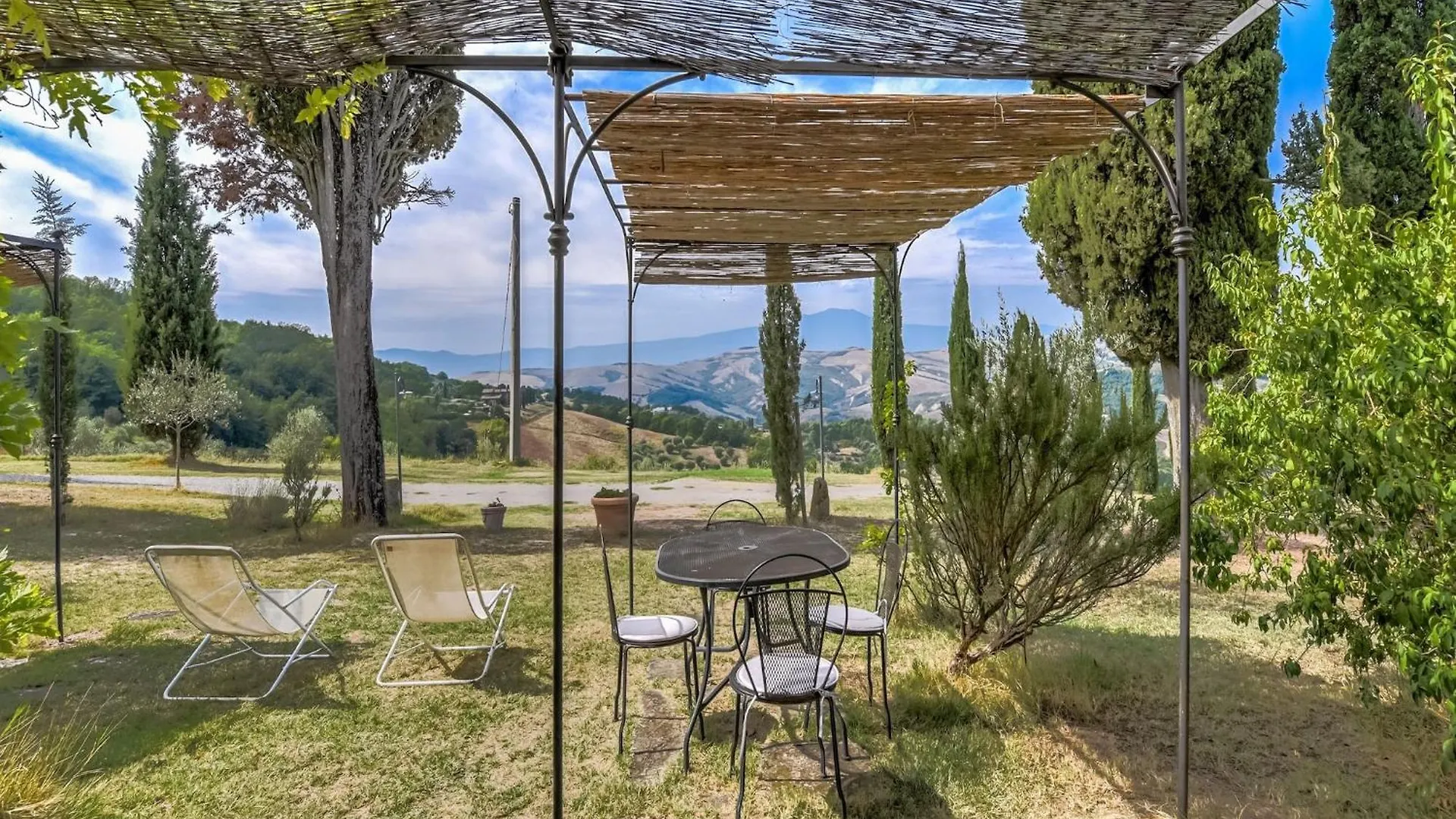 Holiday home Comfortable Apartment With Stunning Views Near Hot Springs